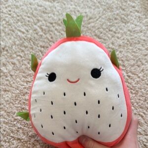 Flippable dragon/dragonfruit squish mallow